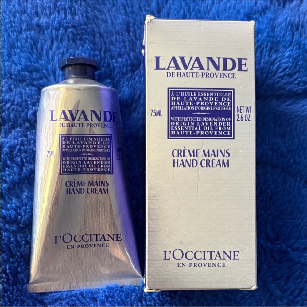 L'OCCITANE Lavender and Cherry Blossom Hand Cream Set - Picture 3 of 3